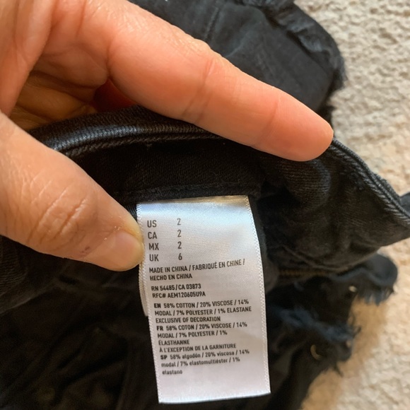 Black denim shorts - Picture 5 of 6